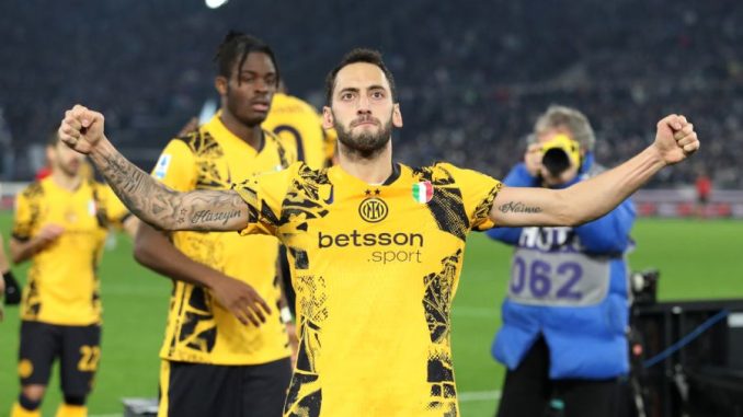 Hakan-Calhanoglu-Lazio-Inter-celebrate-900x600